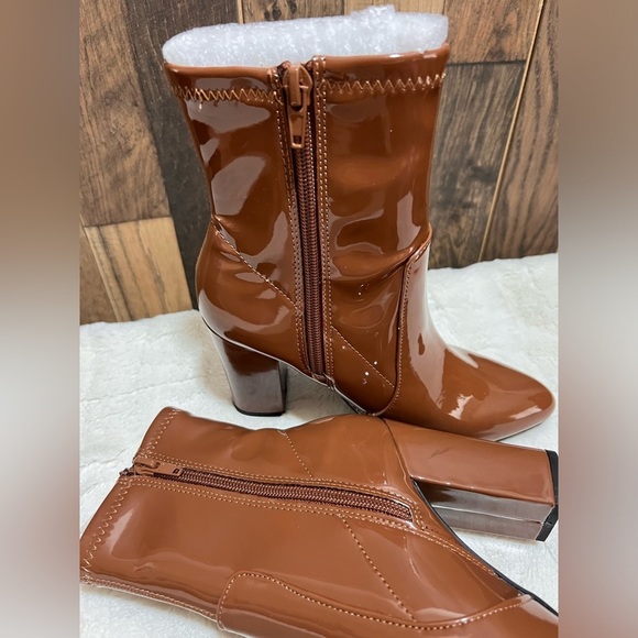 Wild Pair  Womens Becci Cognac Patent Zipper Booties Shoes 5M - Picture 3 of 6